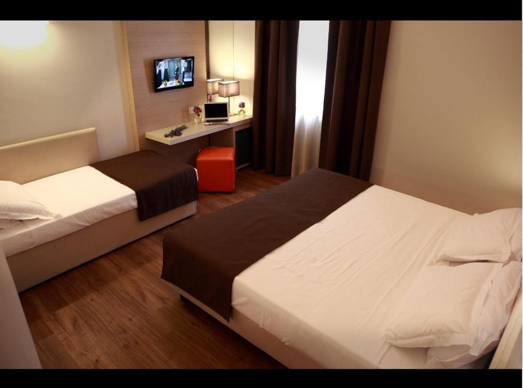 Colonne Hotel 3*