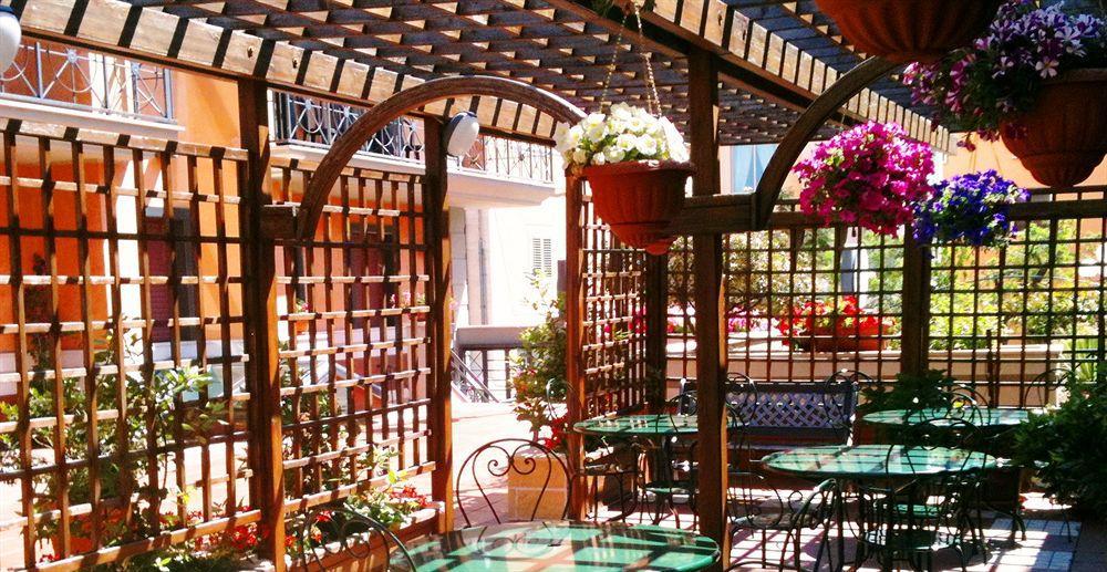 Colonne - Alihotels Hotel 3*
