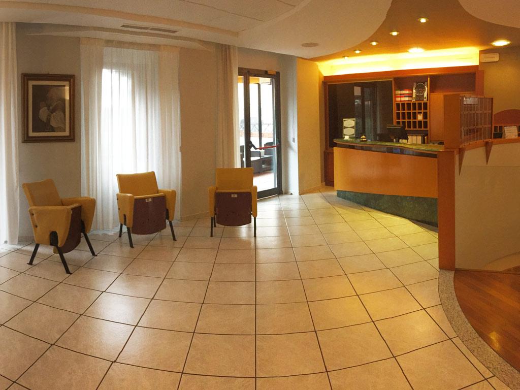 Colonne - Alihotels Hotel 3*
