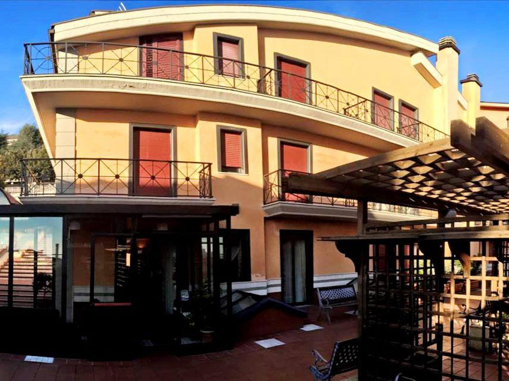 Colonne - Alihotels Hotel 3*