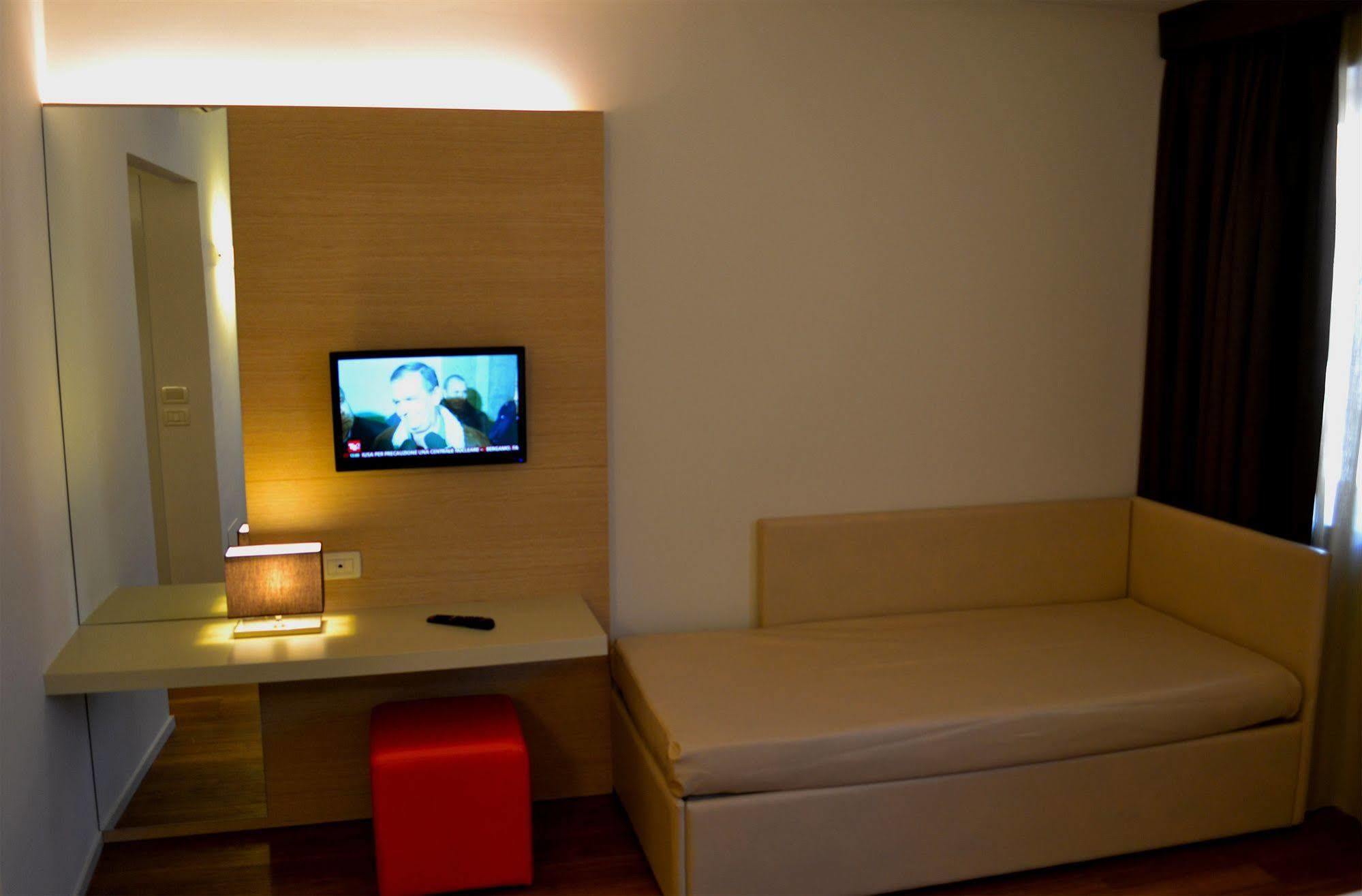Colonne - Alihotels Hotel