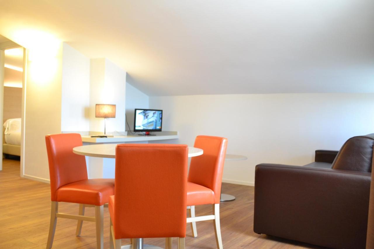 Colonne - Alihotels Hotel